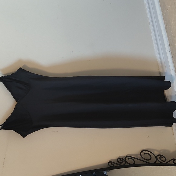 Aritzia Wilfred Classical Satin Maxi Dress - Picture 2 of 5